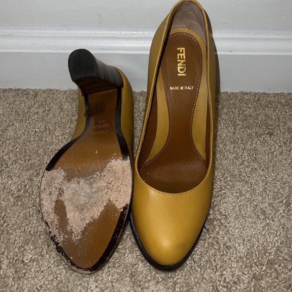 NWOT FENDI Oxblood Leather Pumps w Striped Stack Heel - Picture 5 of 8